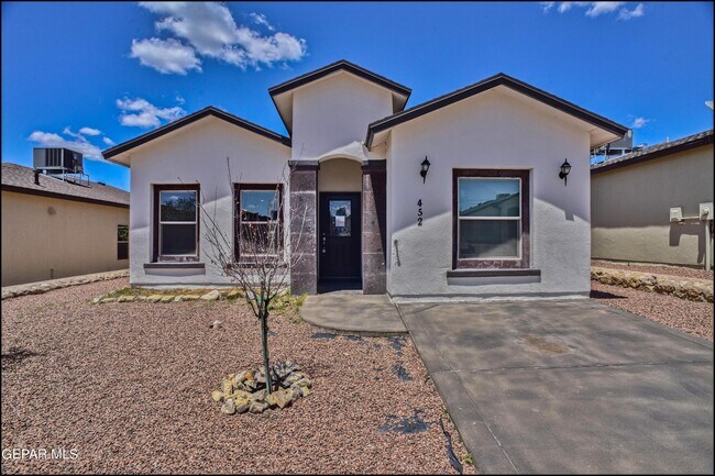 Photo - 452 Isaias Ave.