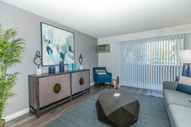 R.C. Briarwood Apartment Homes