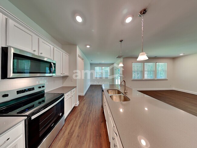 Photo - 567 Rivermist Dr