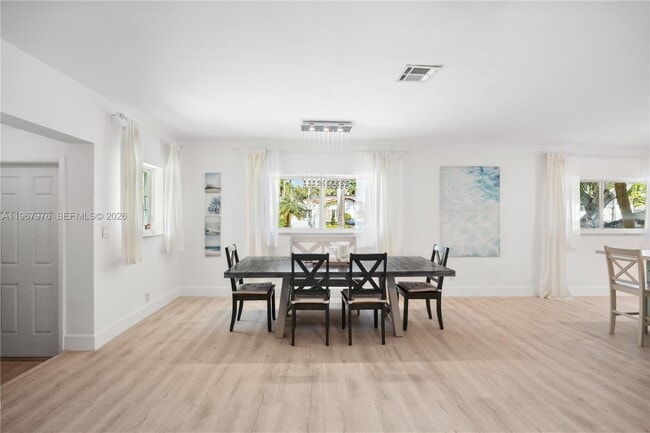 Photo - 1070 Tyler St