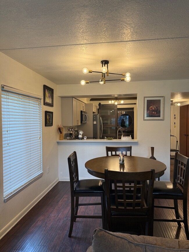 Photo - 4410 White Pine Ave