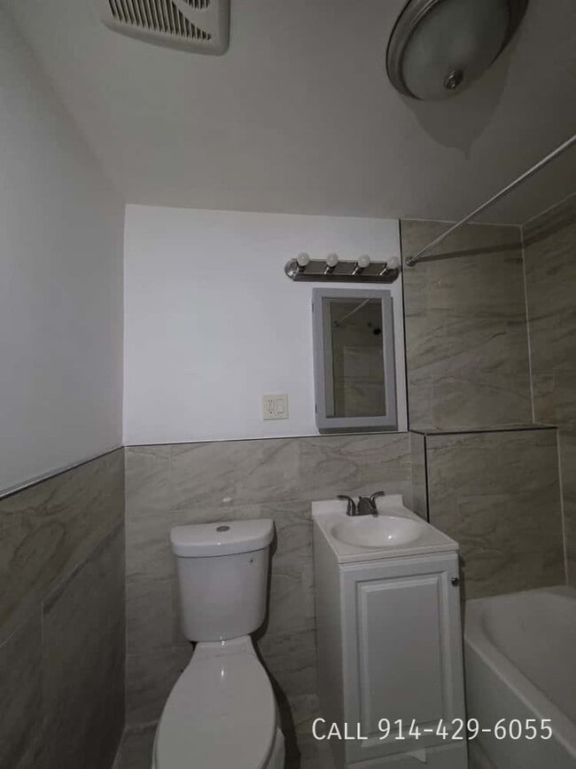 Photo - 215 Edwards Pl Unit 1