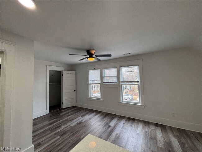 Photo - 4115 Whitman Ave Unidad UP