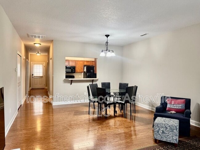 Photo - 93 Foxden Dr Unit 103