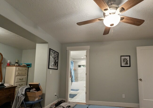 Photo - 613 E 8800 S