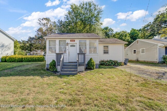 Photo - 446 E Arverne Ave