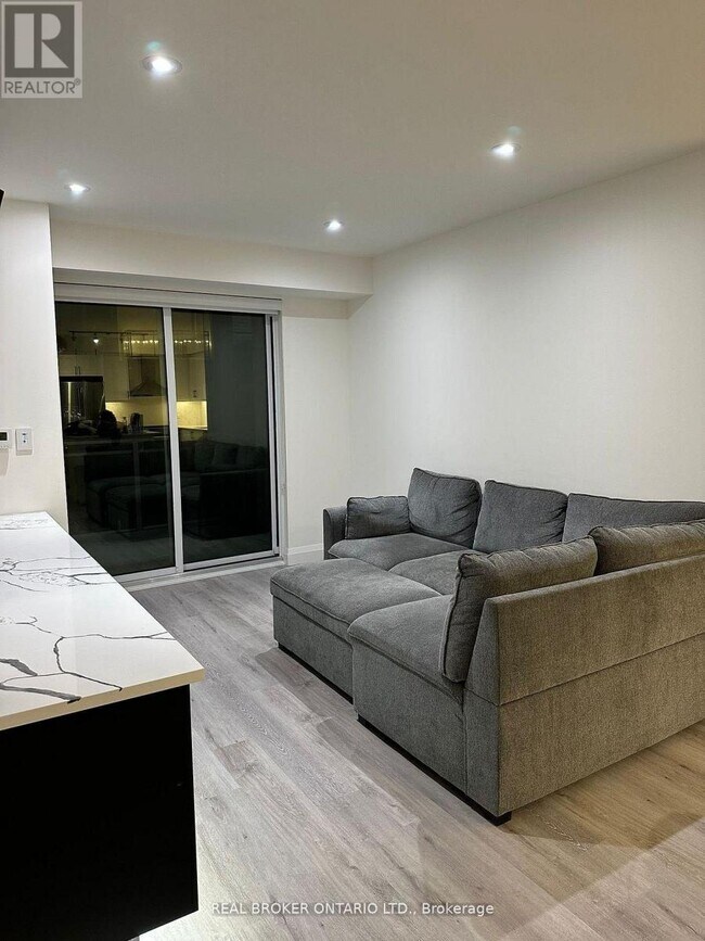 Photo - 58 Lakeside Ter Unit 802