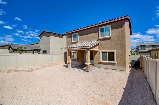 1705 Cowboy Path Ave