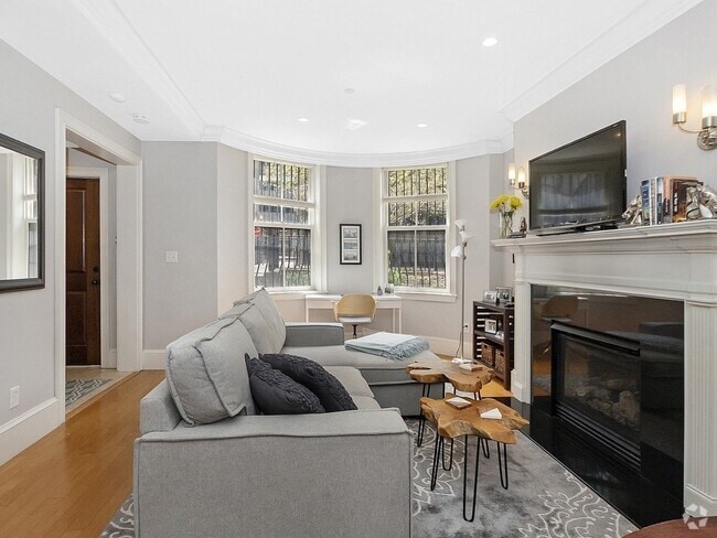 Building Photo - 70 E Brookline St Unit 1 Rental