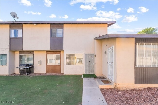 Building Photo - 233 N 18th St