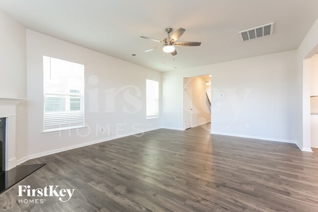 Photo - 608 Goldburn Wy