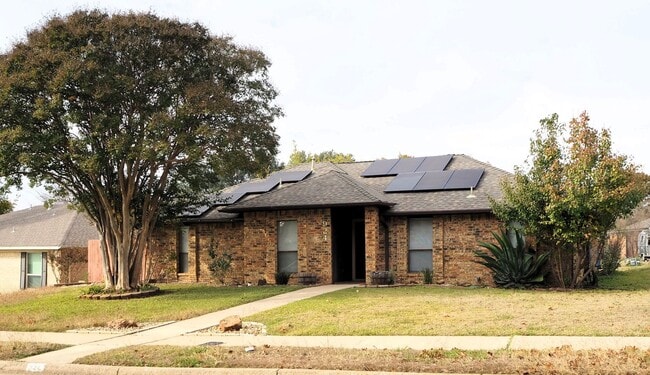 Photo - 924 Summer Trail