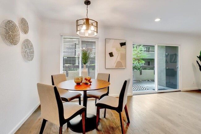 Photo - 307 Tradewinds Dr