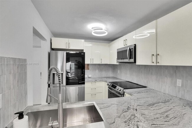 Photo - 3527 NE 168th St Unidad 307