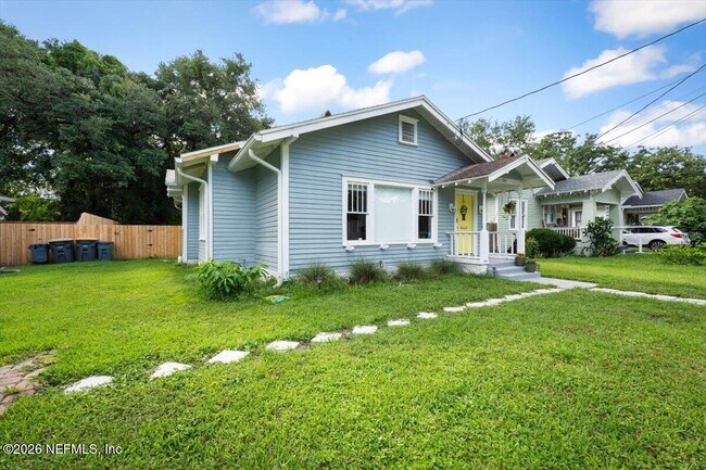 Photo - 747 West St