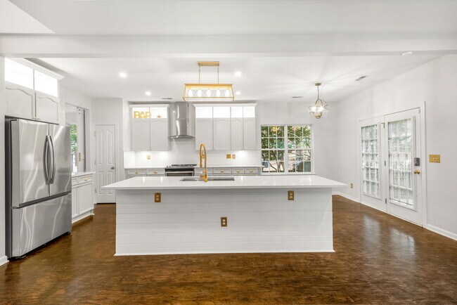 Photo - 8418 Bampton Dr