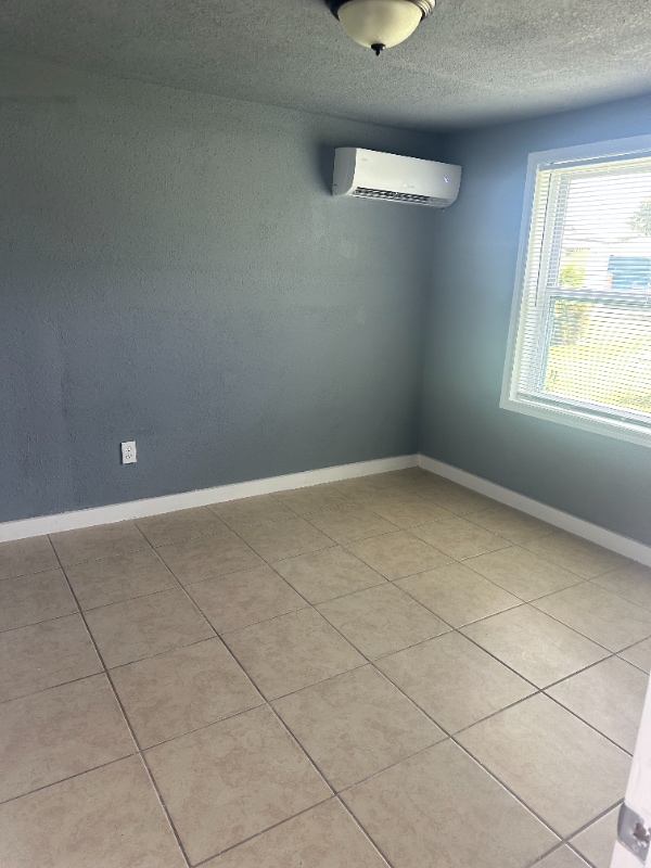 Photo - 1064 N Tamiami Trl