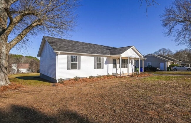 Building Photo - 608 Lakeview Dr Rental