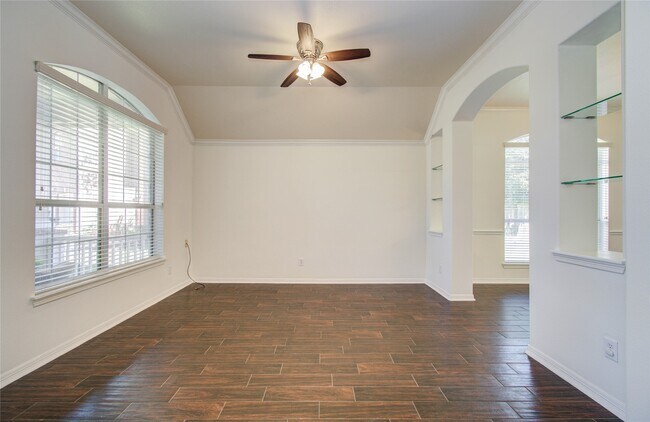 Photo - 10714 Barker Lake