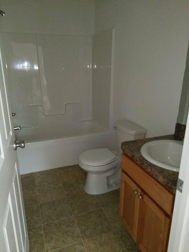 Photo - Spacious 3-Bedroom Home in Marion Oaks – Modern Comfort & Convenient Location!