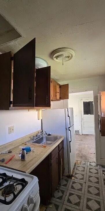 Photo - 21511 Clare Ave