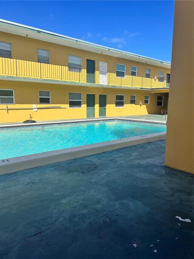 Photo - 1975 NE 135th St Unit 2N