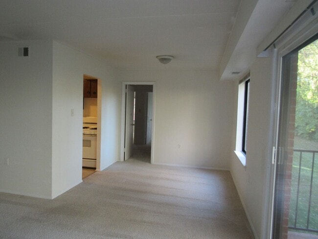 Photo - Leesburg 2 bedroom condo with balcony