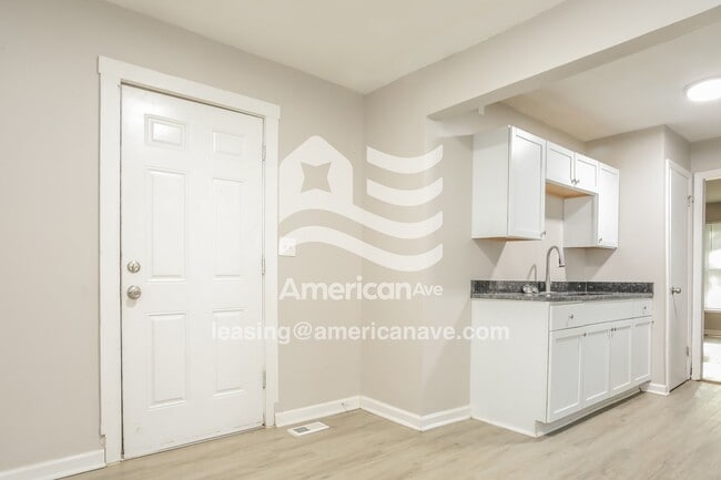 Photo - 6835 Askew Ave