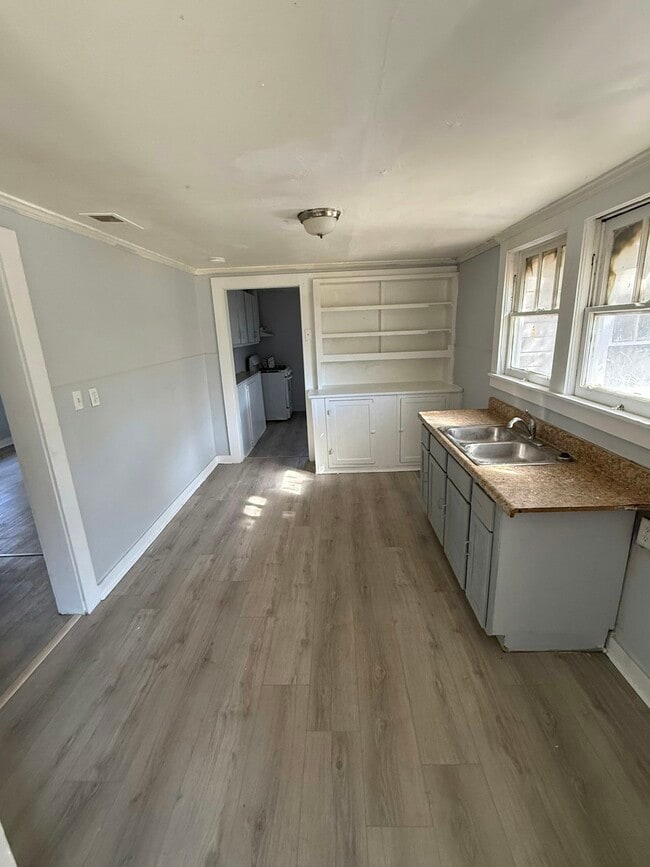 Photo - 1070 Arlington St