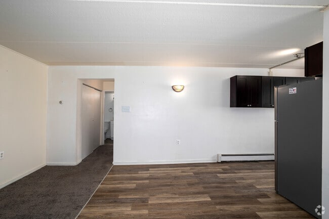 1BR, 1BA - 720SF - Dining Room