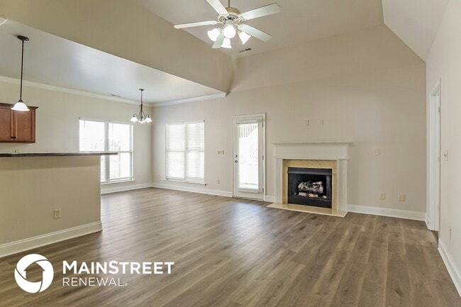 Photo - 108 Lorrin Ln