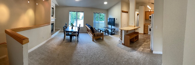 Building Photo - 15806 18th Ave W Rental