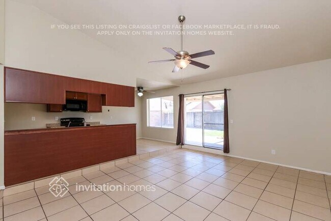 3943 W Windrose Dr