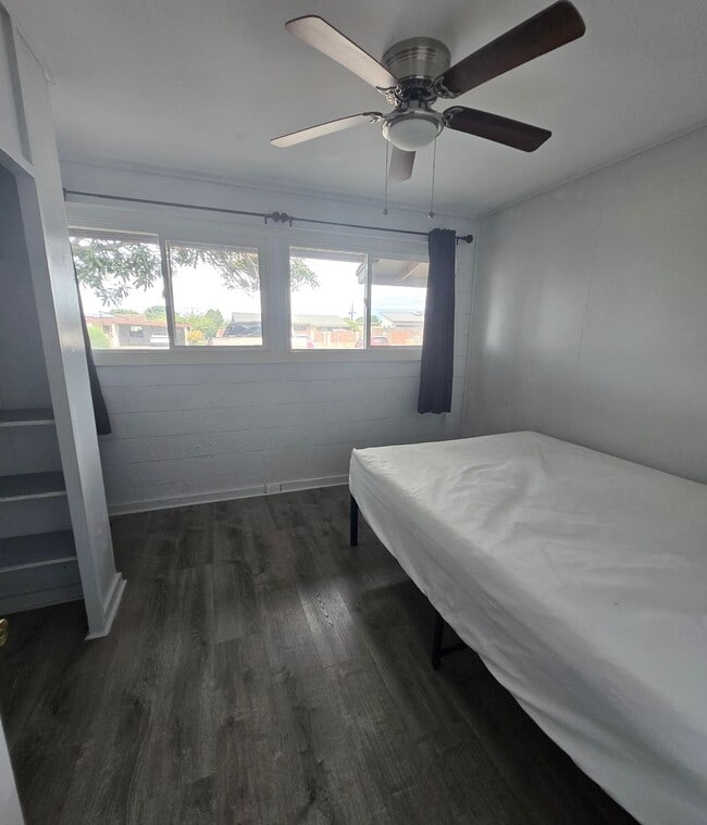 Photo - 360 Lono Ave Unit 3 Bedroom 1 Bath front