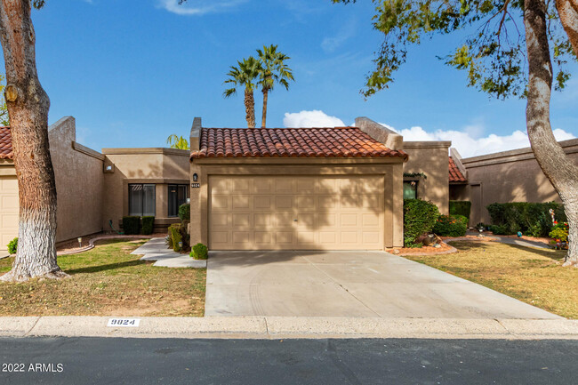 Photo - 9824 W Kerry Ln Townhome