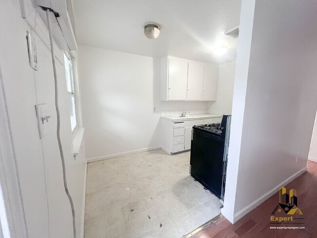 Photo - 2319 Empress St Unit #3