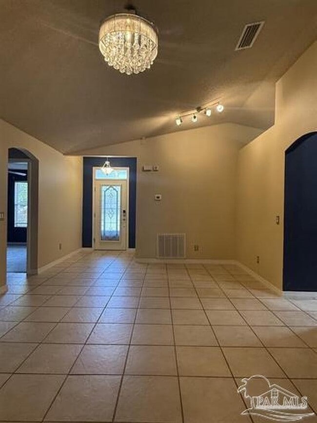 4907 Makenna Cir