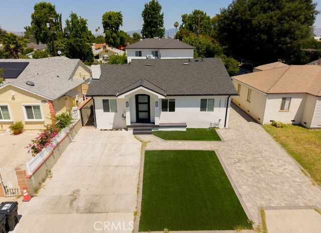 Building Photo - 14605 Wyandotte St