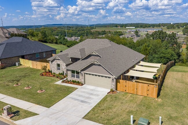 Photo - Modern Living: Spacious 5 Bed, 2 Bath Home...