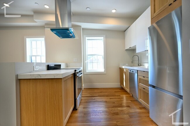 Photo - PENTHOUSE 3 BED 2 BATH IN BAY VILLAGE