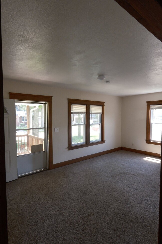 Photo - 840-840 Woodbine Ave SE Unit 840