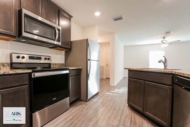 Photo - 5725 Centro Ave