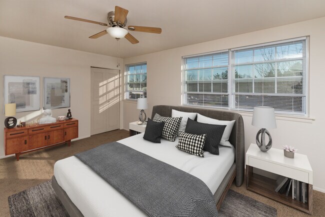 Country Club Apartments