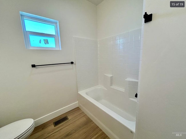 Photo - 1465 Mateo Ave