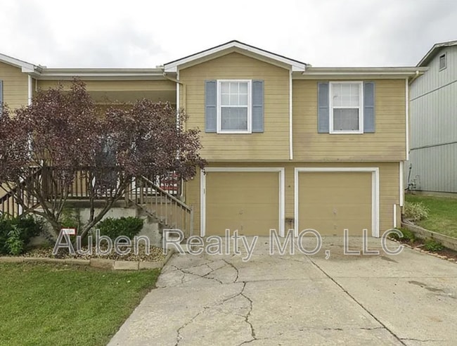 Building Photo - 7010 N Gower Ave