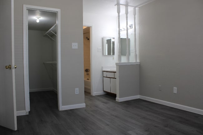 Photo - 98 Isaacks Rd Unidad 410