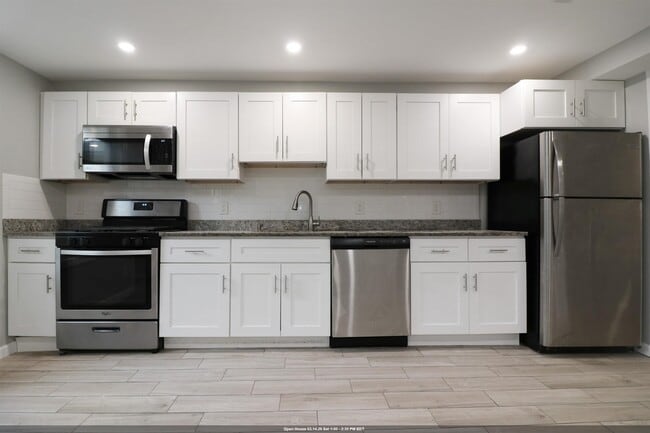 Building Photo - 1620 Palisade Ave Unit B