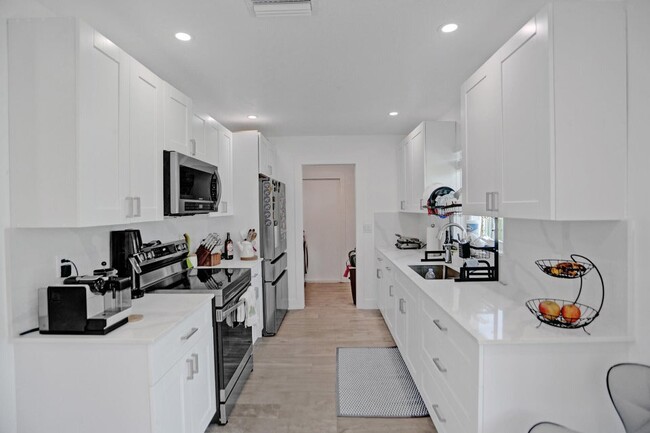 Photo - 1210 SW 10th Ter House