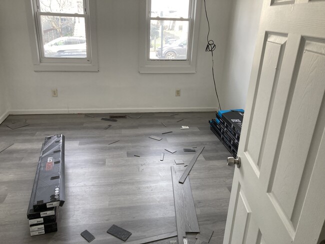 Building Photo - 42 Tillinghast St Unit 3R Rental
