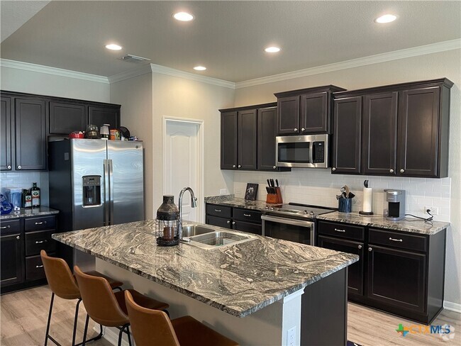 Building Photo - 7220 Rosado Dr Rental